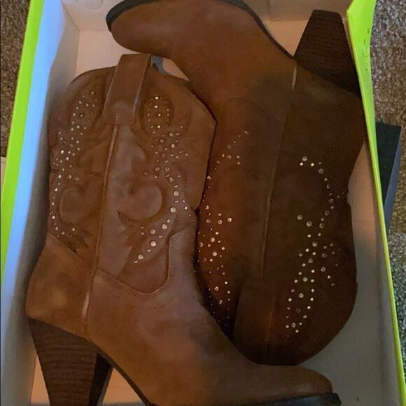 Very Volattile Jess Cowboy Boots - Picture 6 of 6